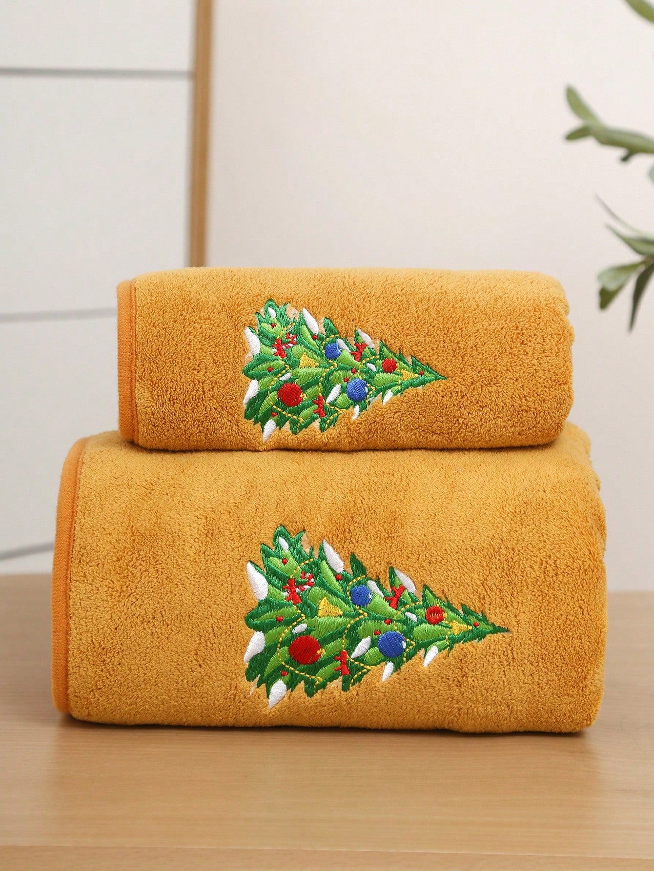 1pc Coral Fleece Embroidered Christmas Bath Towel Or Hand Towel Yellow