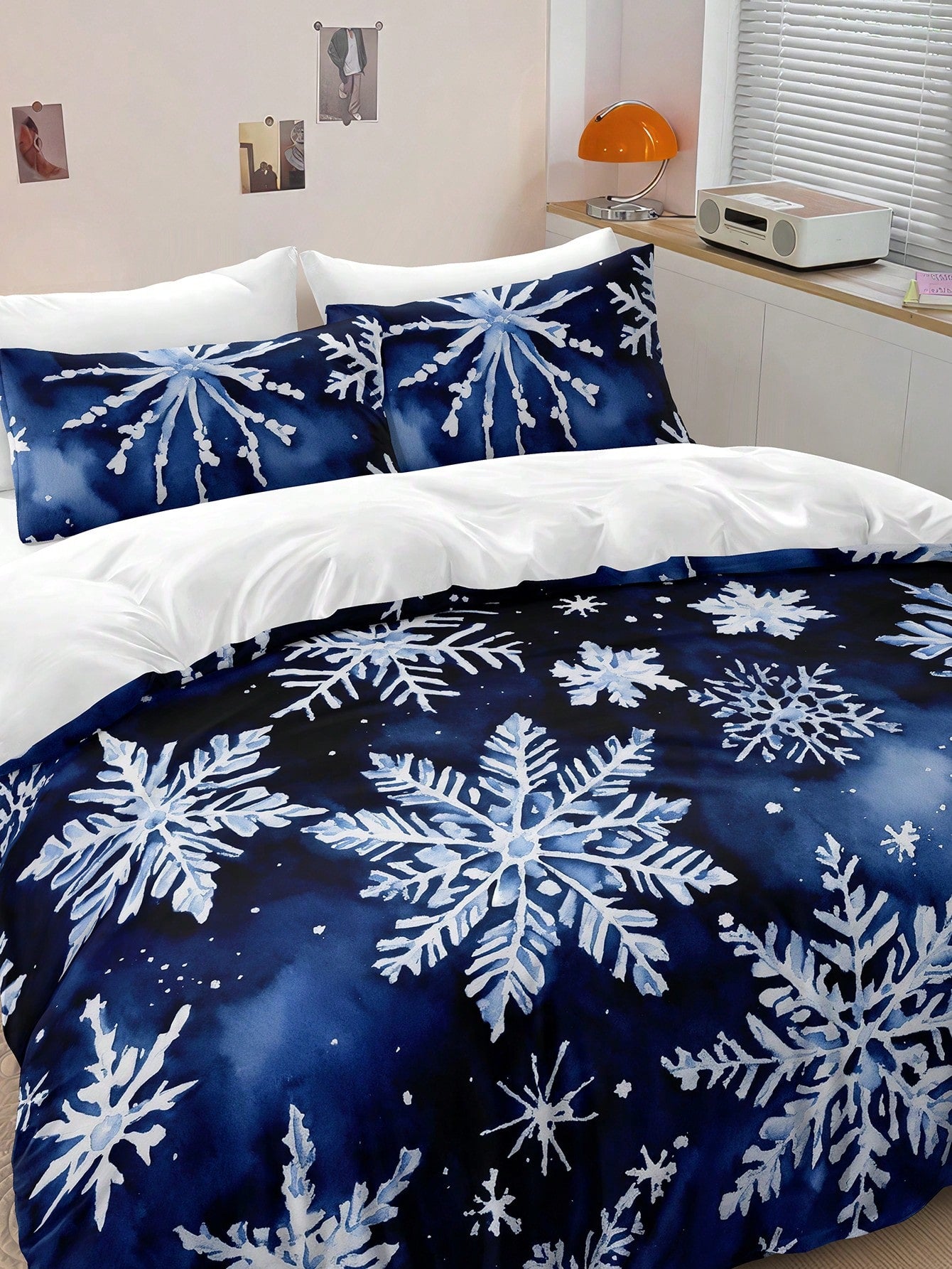 Christmas Bedding Set Blue Snowflakes Christmas Duvet Cover Set, Christmas Printed 3 Pieces Christmas Room Decorations Comforter Cover Soft Microfiber Duvet Cover For Boys Girls 2 Pillowcases No Comforter Gifts For Christmas Blue